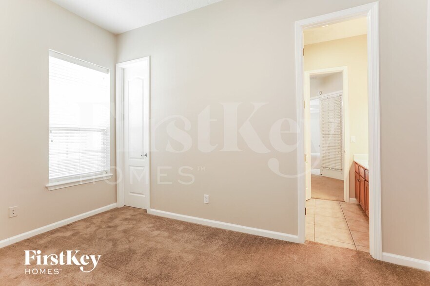 Building Photo - 1656 Fairway Ridge Dr