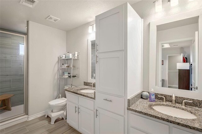 Building Photo - 217 Birch Oak Ln