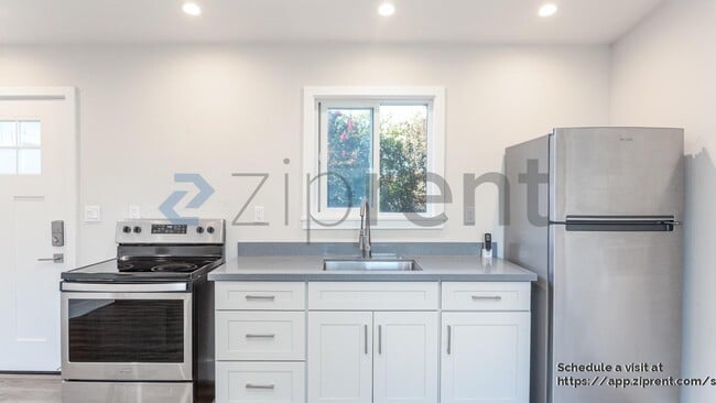 Building Photo - 1339 Camellia Dr