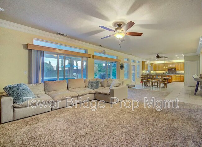 Building Photo - 1518 Southridge Ct