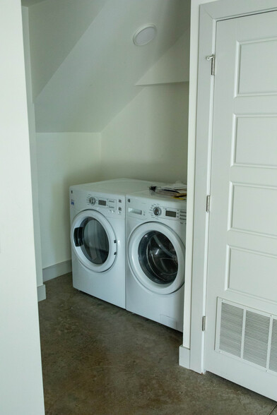 Washer Dryer Combo - 376 Herron Dr