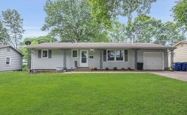 Primary Photo - 13133 Sycamore Ave