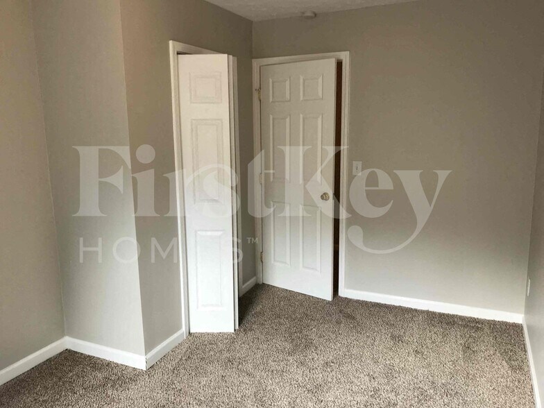 Building Photo - 7945 Weathers Ct