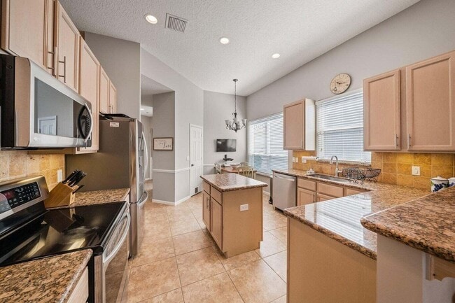 Building Photo - 12919 Hyland Cir