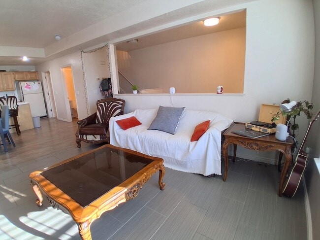 Building Photo - 609 N Seven Peaks Blvd