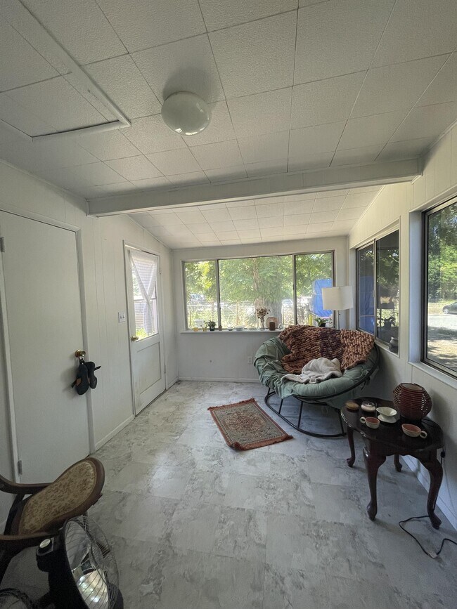 Building Photo - 292 Higuera St