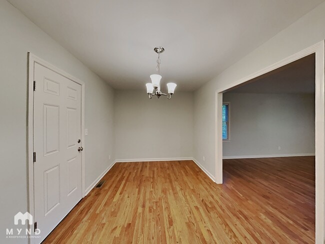 Building Photo - 6489 Lynn Dale Ln