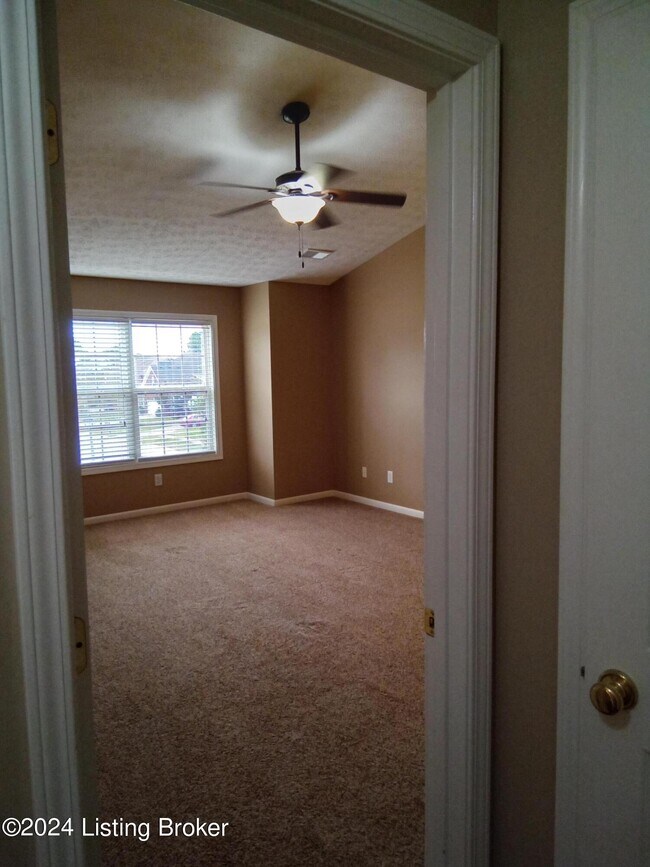 Building Photo - 10143 Spring Gate Dr