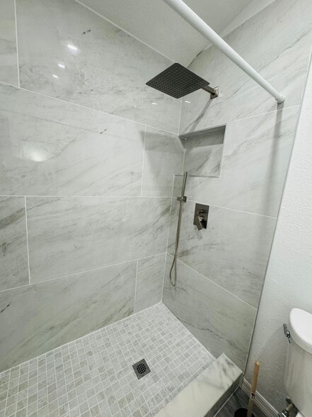 Building Photo - 536 Cheshire Way