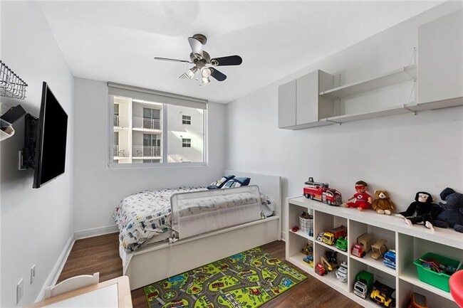 Building Photo - 170 SE 14th St