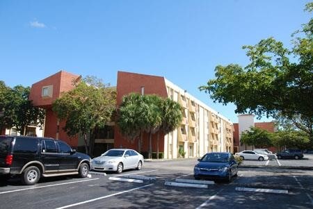 Building Photo - PARADISE ISLES APARTMENTS