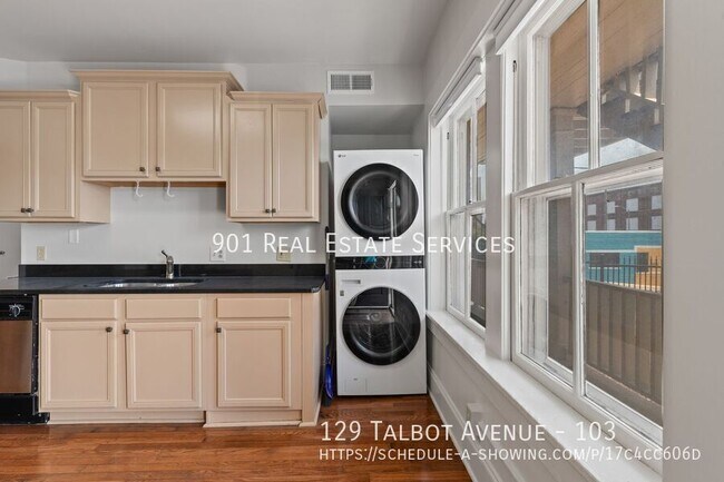 Building Photo - 129 Talbot Ave