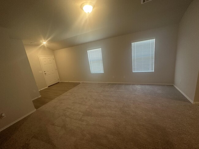 Building Photo - 1009 Ichabod Cir