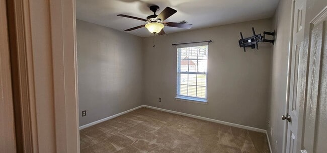 Building Photo - 1593 Langley Dr