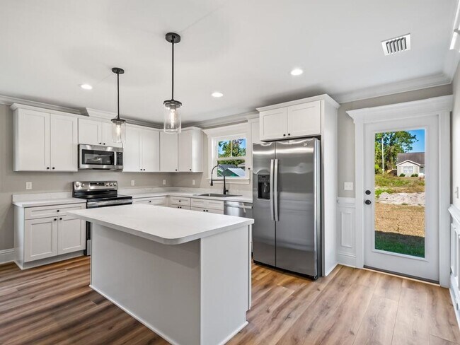 Building Photo - Spooktacular 3 Bedroom Available in Wakull...