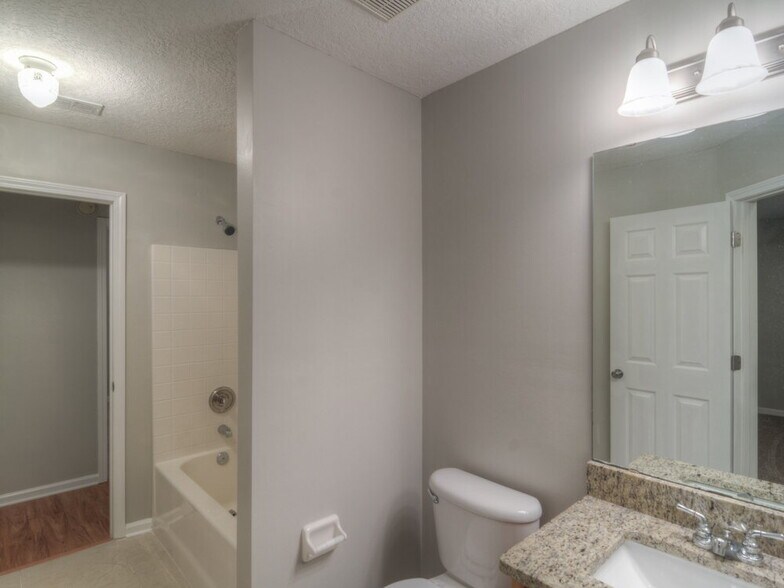 Building Photo - 552 Sparrow Branch Cir