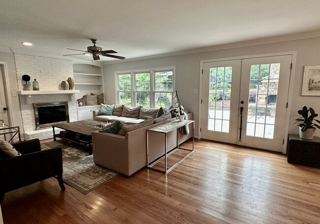 Building Photo - 1835 Manor Mill Rd