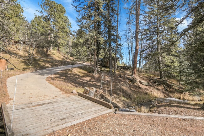 Building Photo - 28192 Shadow Mountain Dr