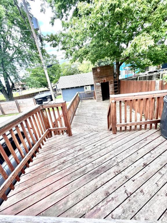 Building Photo - 4413 Mission Rd