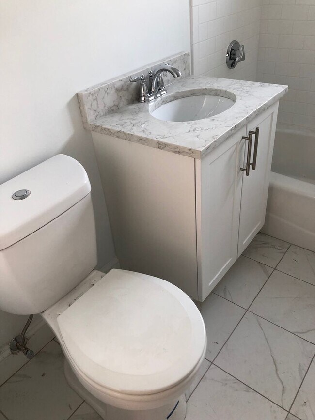 Building Photo - AWESOME 2 BED IN ALLSTON!!!! NO PETS!!!!