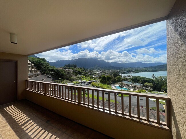 Building Photo - Beautiful 2 bedroom, 2 bath townhome