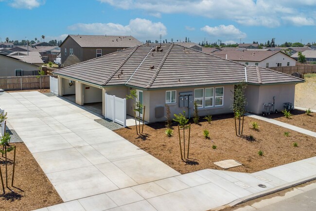 Primary Photo - 2485 OAKMOUNT CIRCLE 3 BEDROOM 2 BATHROOM ...