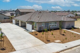 Building Photo - 2485 OAKMOUNT CIRCLE 3 BEDROOM 2 BATHROOM ...