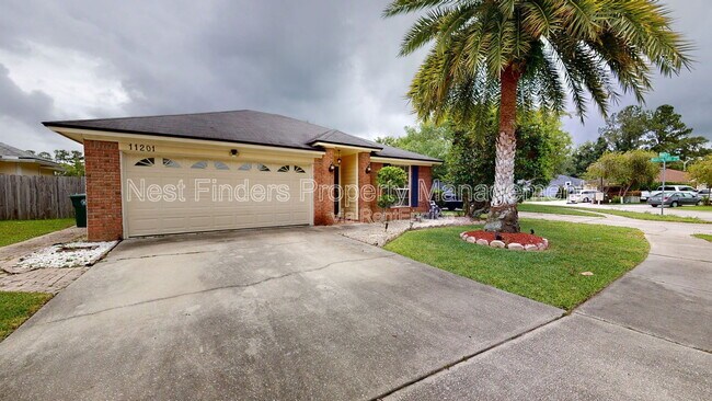 Building Photo - 11201 Wandering Oaks Dr