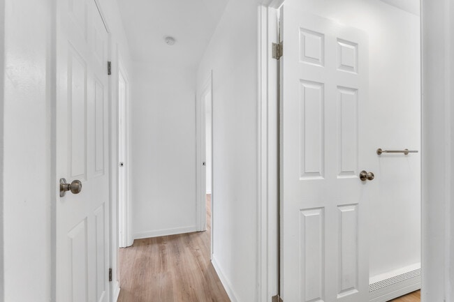 Building Photo - 4518 Washington Square Dr