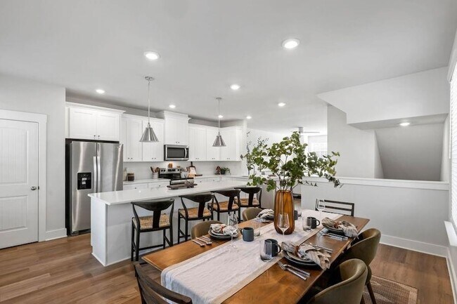 Building Photo - 1575 Cedars Rd SE