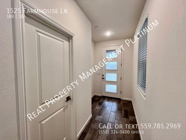 Building Photo - 1525 Farmhouse Ln