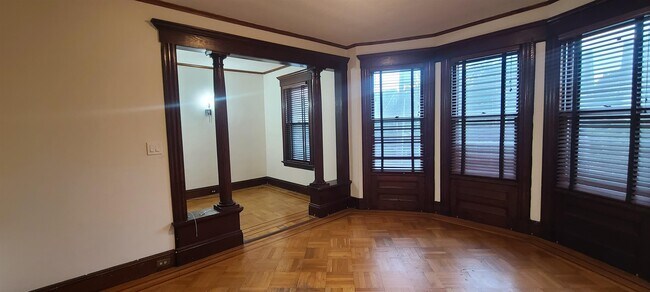 Building Photo - 49 Hudson Pl