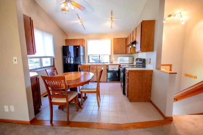 Building Photo - 6407 Carpenter Ave