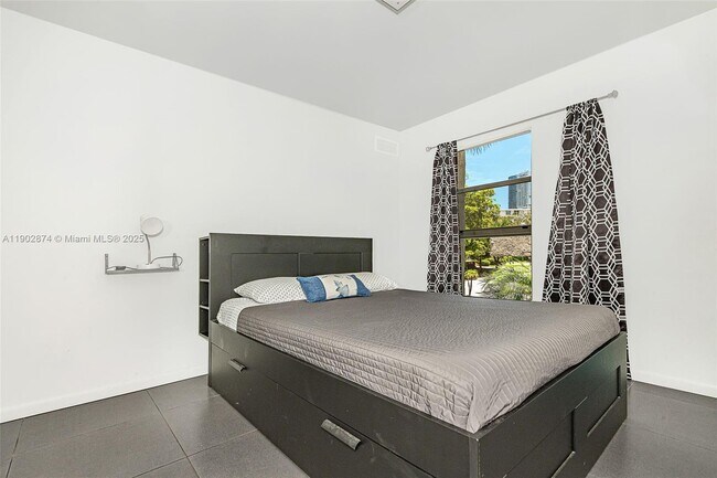 Building Photo - 201 178th Dr