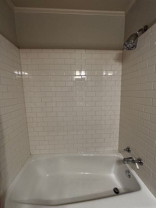 Building Photo - Brookside Charmer on secluded dead end street, just a 2 minute distance to restaurants, shopping ...