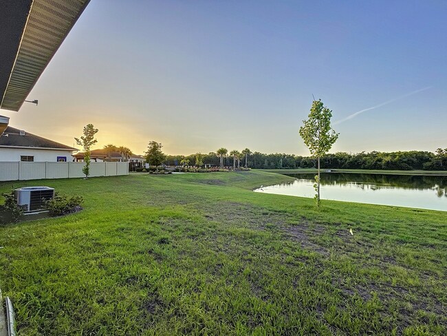Building Photo - 13014 Willow Grove Dr