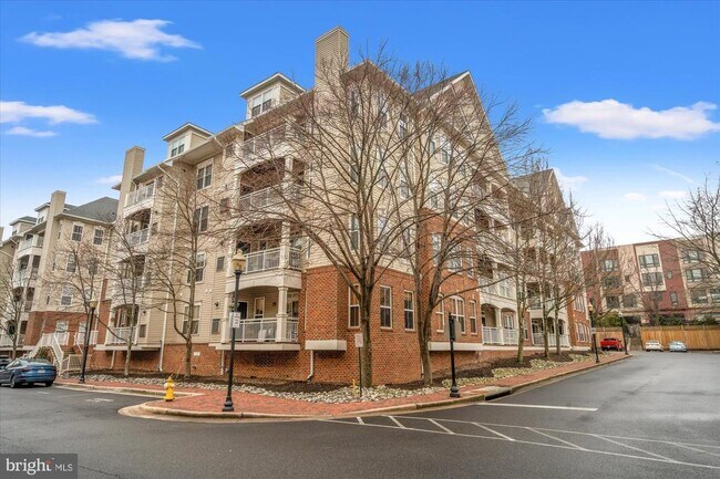 Building Photo - 5120 Donovan Dr