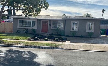 Building Photo - 3327 La Junta Ave