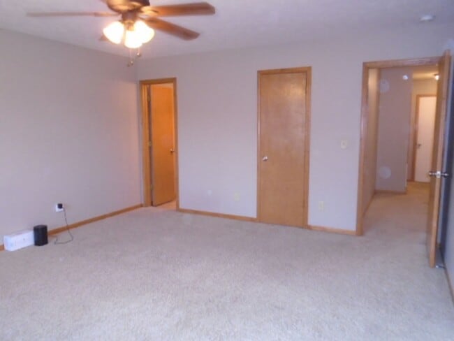 Building Photo - 211 William Dr