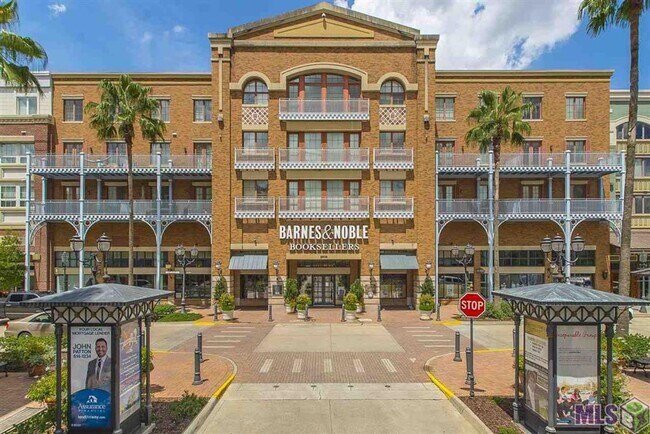 Building Photo - Pristine 1 bedroom, 1 bath in Perkins Rowe