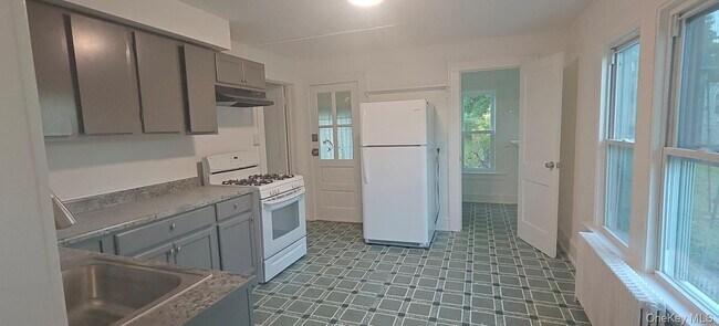 Building Photo - 13 Springside Ave