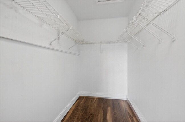 Building Photo - 1756 Pierside Cir