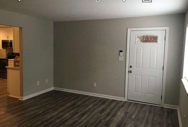 Building Photo - Renovated 2 Bedroom 2 Bathroom Condo off N...