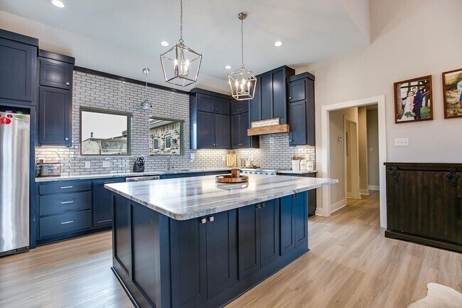 Building Photo - Beautiful 4 bedroom, 3 bath home in Bentwood COMING SOON!!