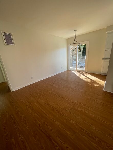 Building Photo - 8437 Blackburn Ave