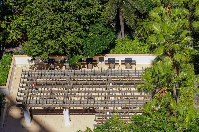 Building Photo - 21205 NE 37th Ave