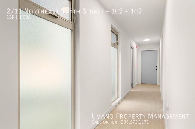 Building Photo - 2711 NE 115th St