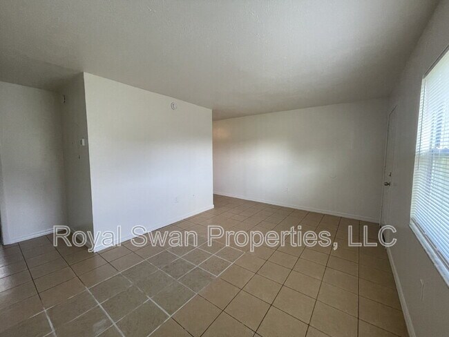 Building Photo - 513 Choctaw Ave