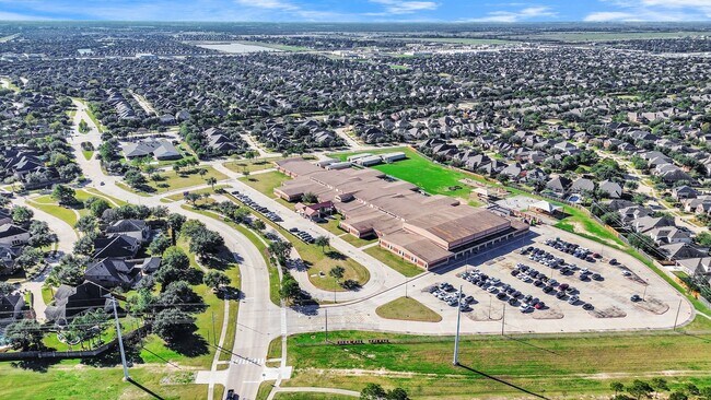 Building Photo - 10410 Mossback Pine Rd