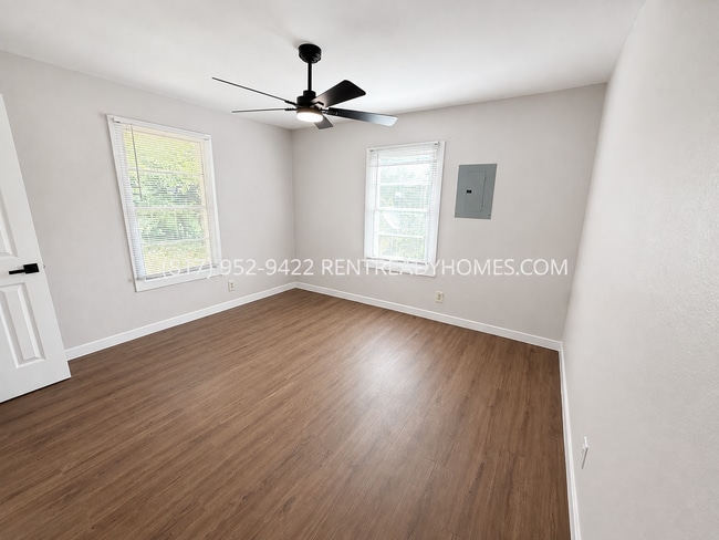 Building Photo - 3733 Columbine Dr